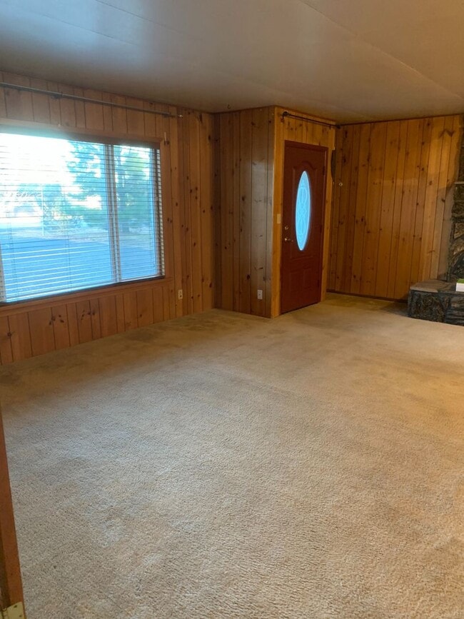 Foto del edificio - Home in SE Bend Shor Term Rental