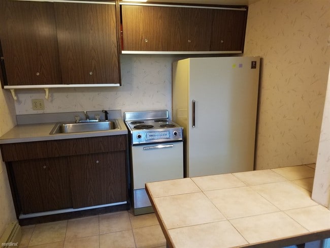Building Photo - 1 br, 1 bath  - 315 N Neville St 2