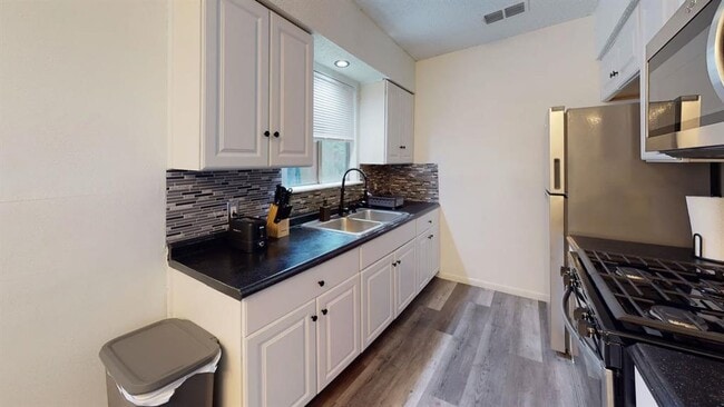 Building Photo - 1109 Gardner Cove