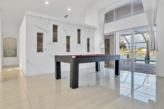 Building Photo - 1553 SW 189th Ave