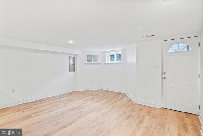 Building Photo - 3538 10th St NW
