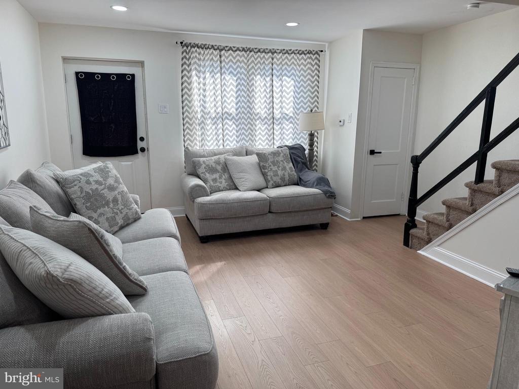 Foto principal - 6302 Hegerman St