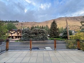 Building Photo - 3003 Warm Springs Rd