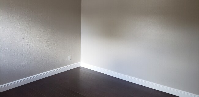 Foto del edificio - 1511 Grayson Dr