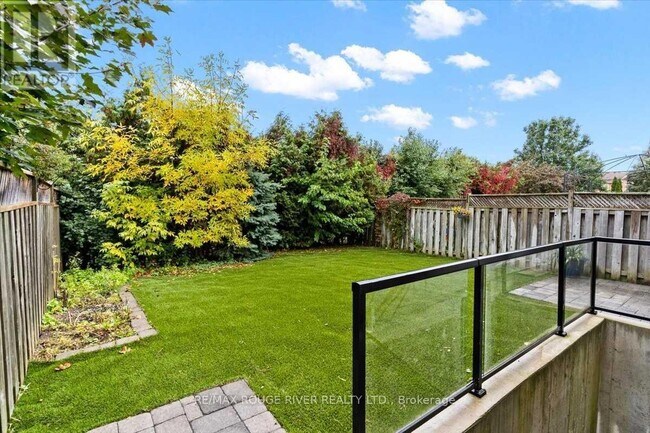 Photo du bâtiment - 7 Inglis Ave