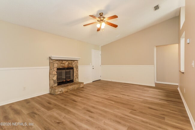 Foto del edificio - 7710 Pepper Cir W