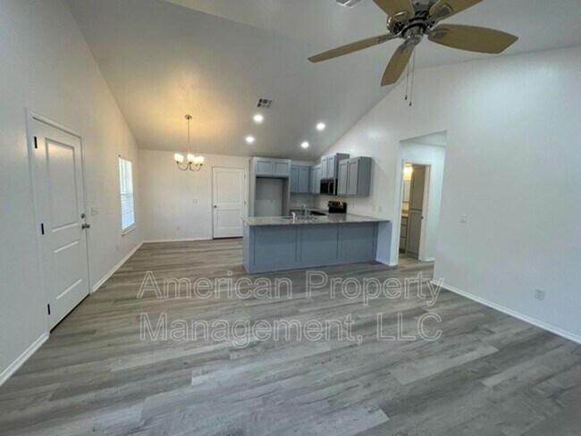 Foto del edificio - 107 W Anderson Ave