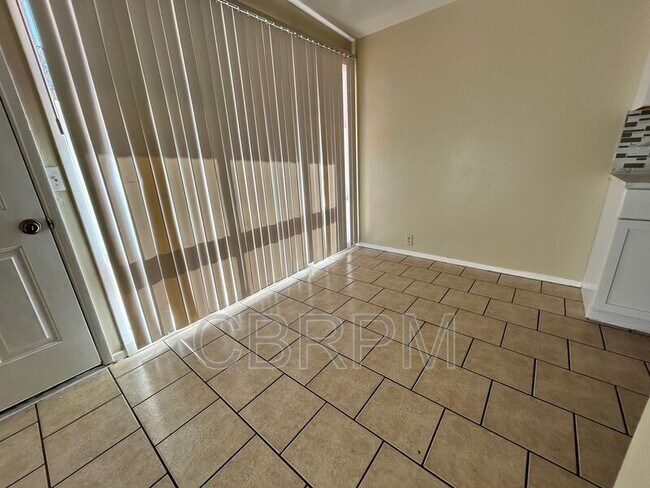 Foto del edificio - 2725 62nd St