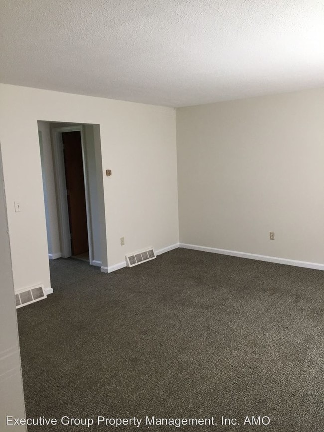 311 S Atcher St, Radcliff, KY 40160 Room for Rent in Radcliff, KY