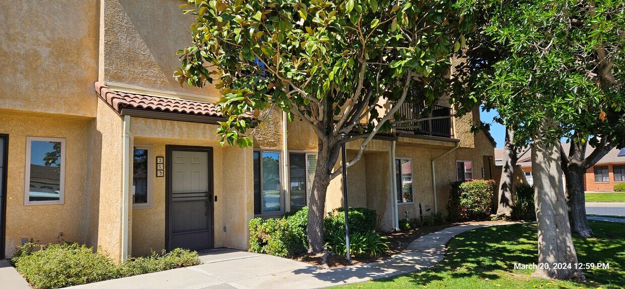 Primary Photo - Large Two Story Condo Near Marian Regional...