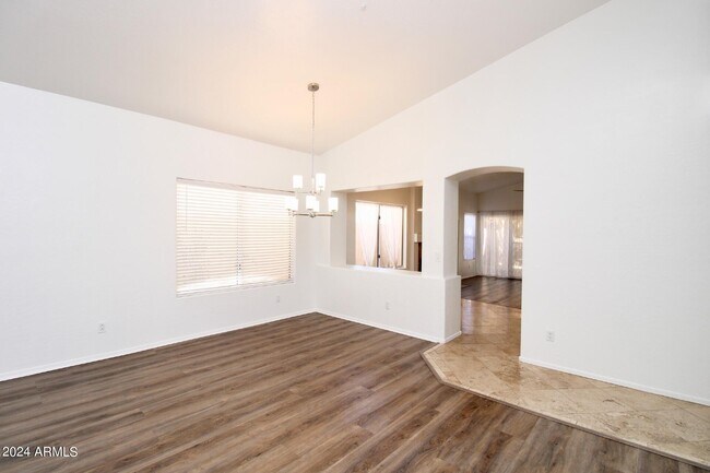 Foto del edificio - 14501 N 100th Way