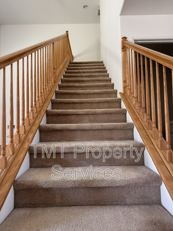 Building Photo - 2742 La Purisima Ave