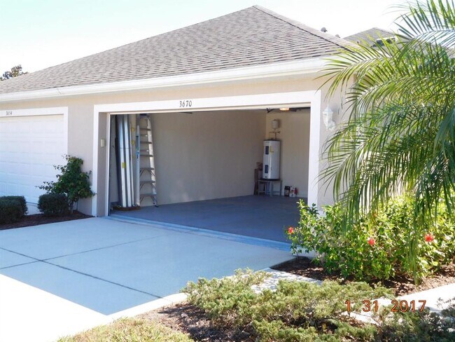 Foto del edificio - 3670 Lakewood Blvd