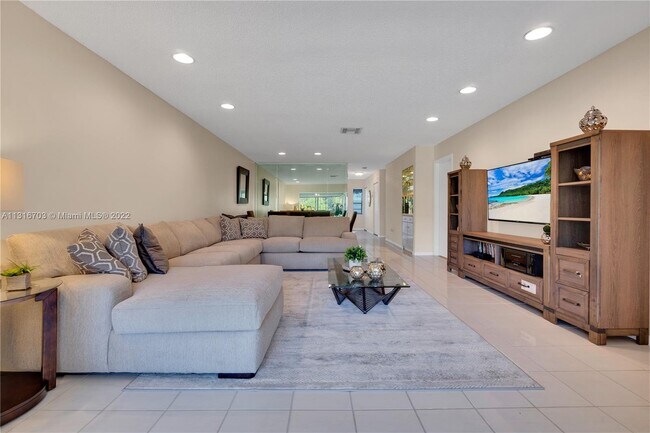 Foto del edificio - 9205 Pecky Cypress Ln