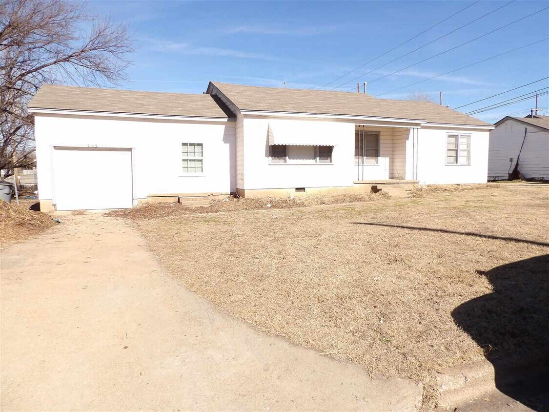 Primary Photo - 2105 NW Denver Ave
