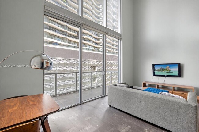 Foto del edificio - 1050 Brickell Ave