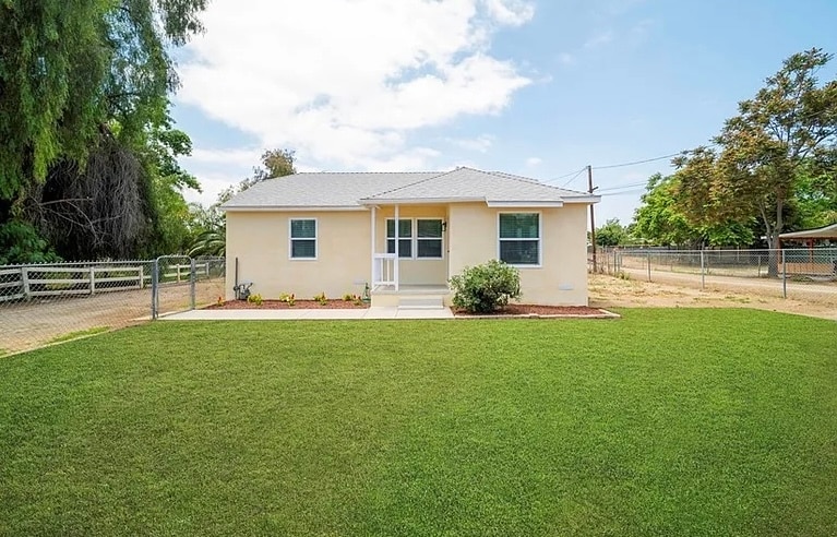 Foto principal - 25885 Creag Ave