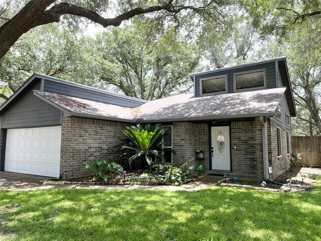 Foto del edificio - 3215 Keywood Ln