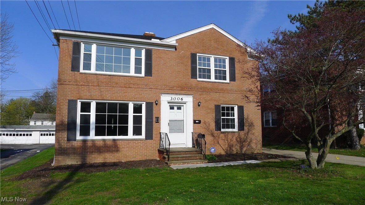 3006 Warrensville Center Rd Shaker Heights, OH 44122 – photo 1