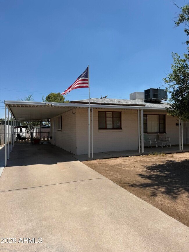 Foto del edificio - 8619 N 30th Dr