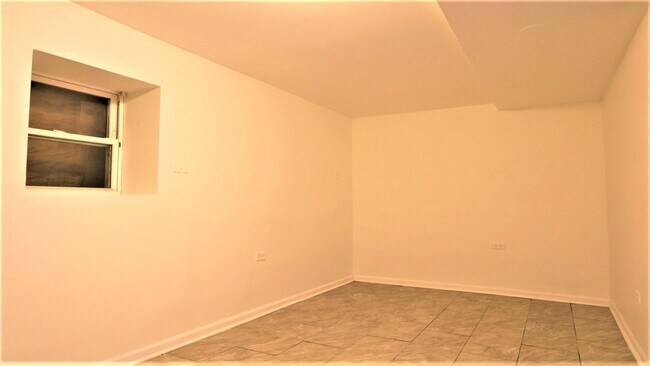 Building Photo - 2603 W 24th Pl
