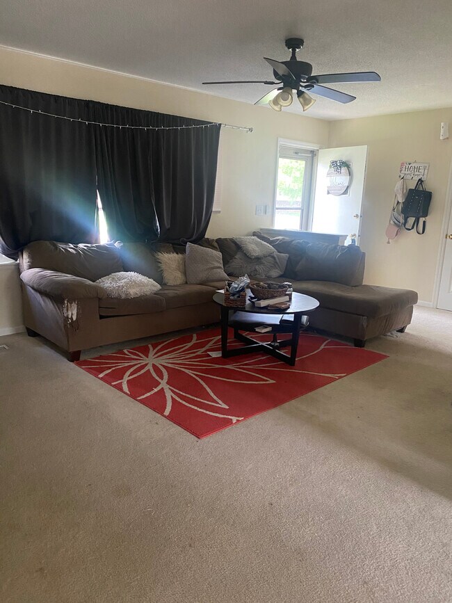 Building Photo - 2437 Idlewild Dr