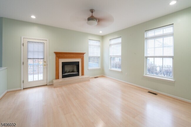 Foto del edificio - 23 Hansom Rd