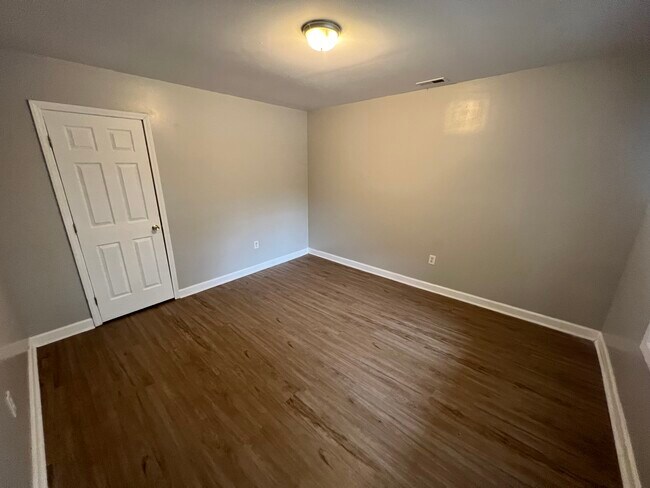 Building Photo - 130 Avalon Ct