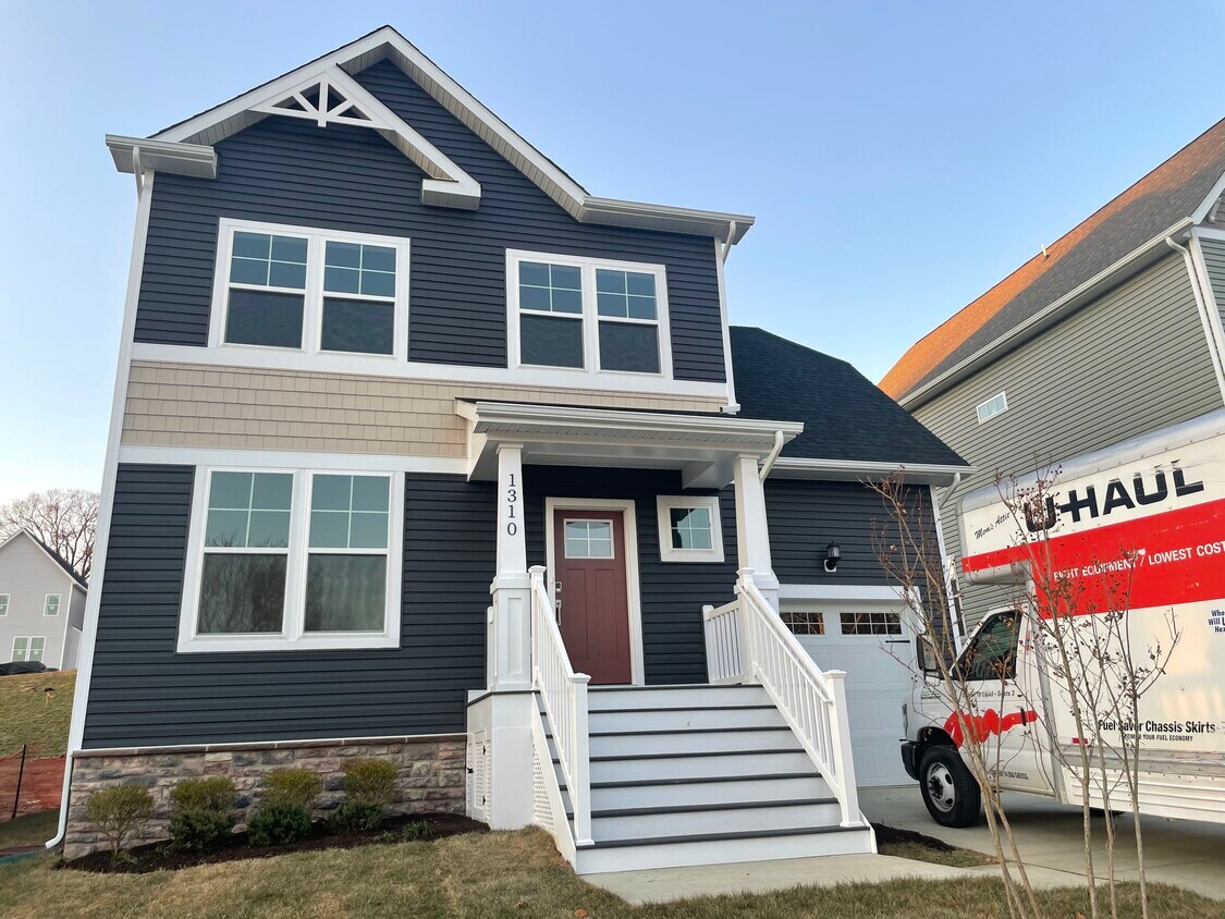 Primary Photo - 1310 Cougar Ln