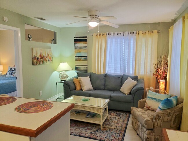 Foto del edificio - 17214 Front Beach Rd