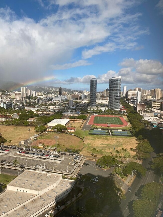 Foto del edificio - 909 Kapiolani Blvd