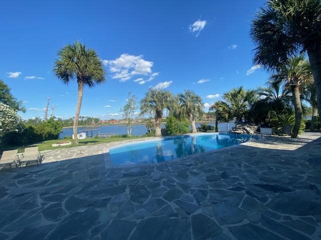 Foto del edificio - 264 Sukoshi Dr