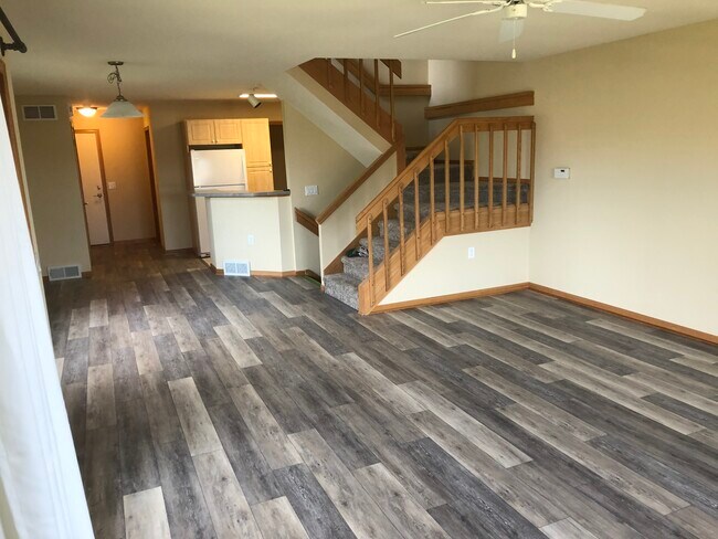 Foto del edificio - 8142 Broadmoor St