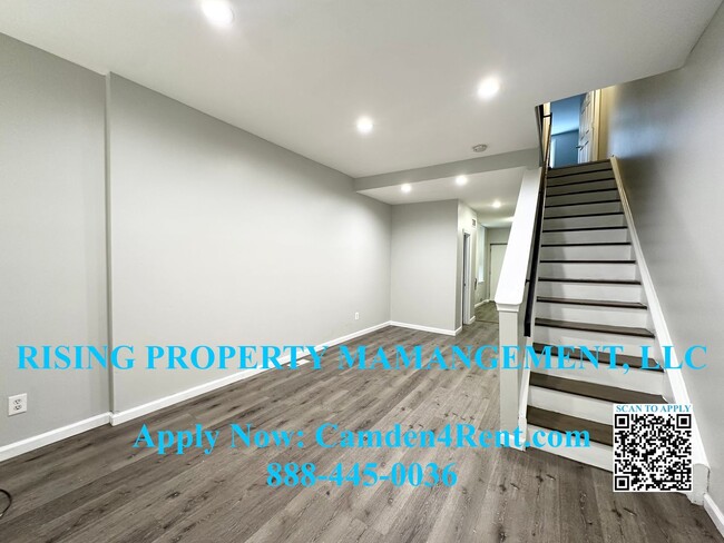 Building Photo - Large Renovated 2 Bedroom 1.5 Bathroom hom...
