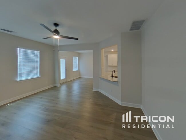 Building Photo - 1207 Bullock Dr