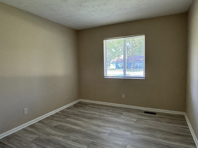 Foto del edificio - 4103 N Grand Ave