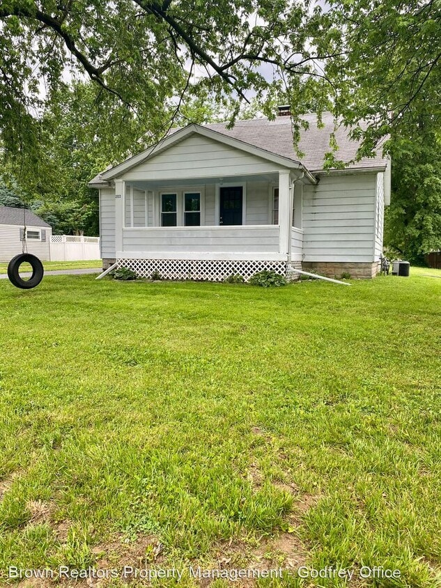 2722 St Ambrose Dr, Godfrey, IL 62035 House Rental in Godfrey, IL