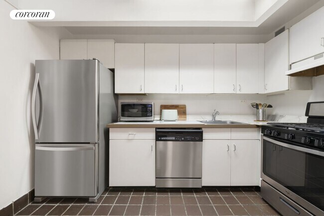 Foto del edificio - 225 East 86th St