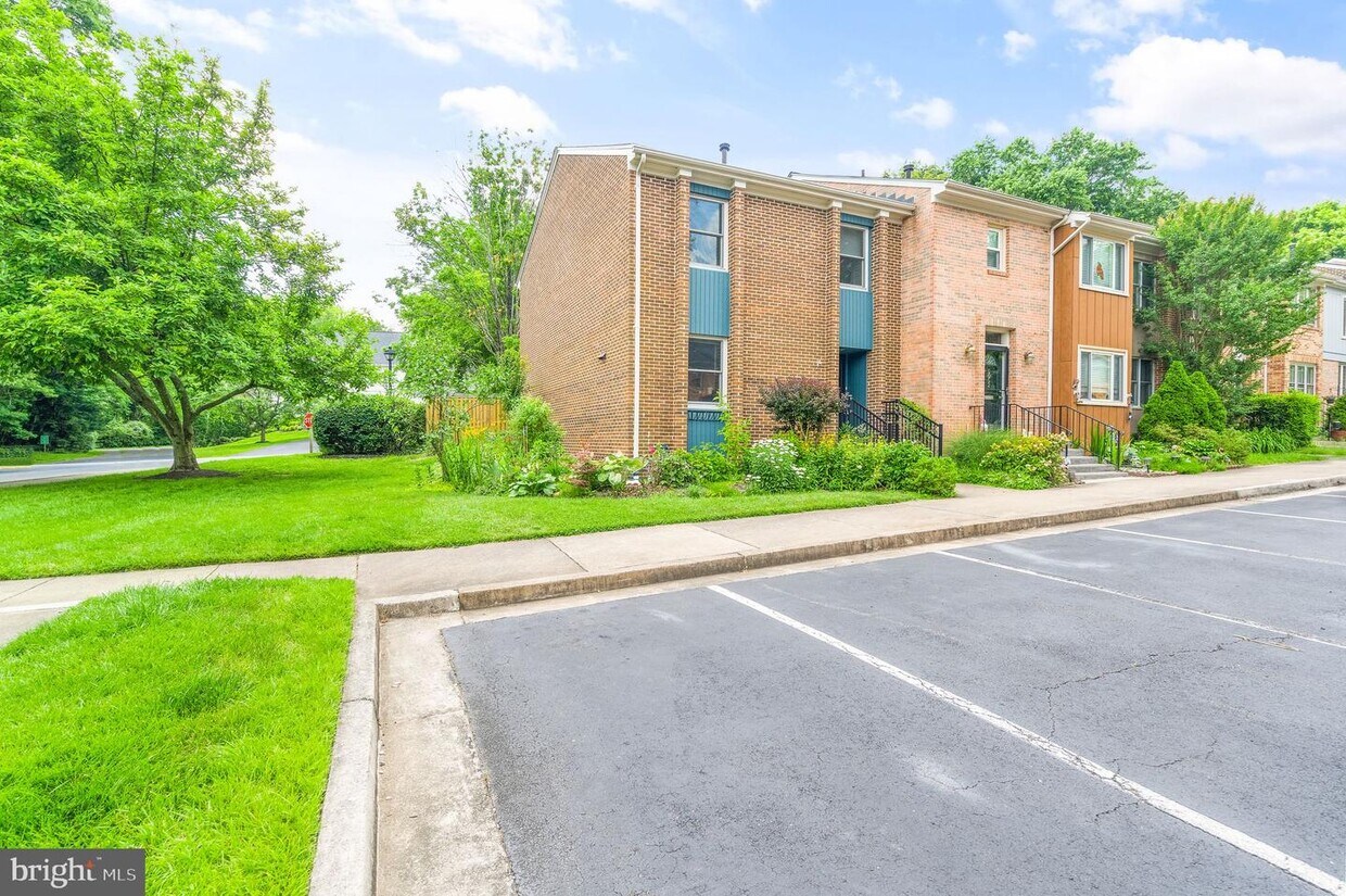 5054 Cliffhaven Dr, Annandale, VA 22003 Townhome Rentals in Annandale