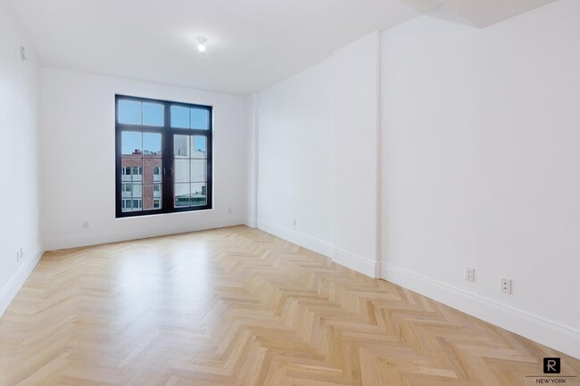 Building Photo - 300 W 122nd St