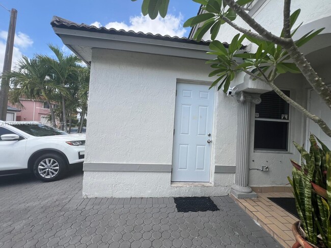 Building Photo - 15709 SW 90th Terrace