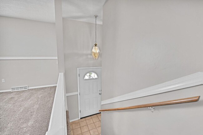 Foto del edificio - Spacious 5-Bedroom Home in Paradise Hills ...