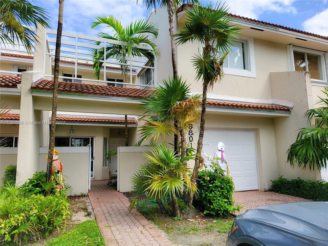9801 NW 45th Ln, Doral, FL 33178 Townhome Rentals in Doral FL