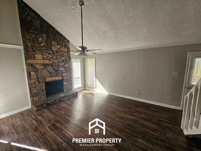 Building Photo - 3951 Silverleaf Rd