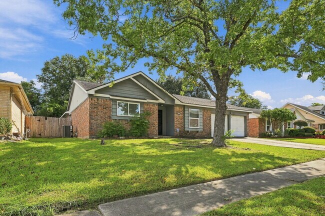 Foto del edificio - 8339 Carvel Ln