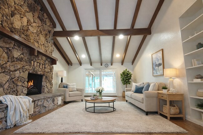 Foto del edificio - 17381 Canyon Heights Dr