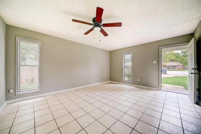 Foto del edificio - 4378 Sherrycrest Cove