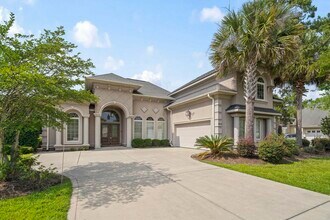 Building Photo - 9060 Abingdon Dr