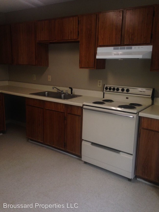 Building Photo - 208 Cantal Dr
