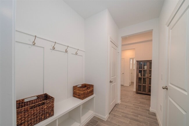 Building Photo - 26883 Ausmas Ln